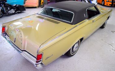 Lincoln-Continental-1971-Coupe-11