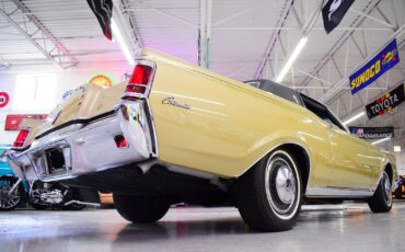 Lincoln-Continental-1971-Coupe-12