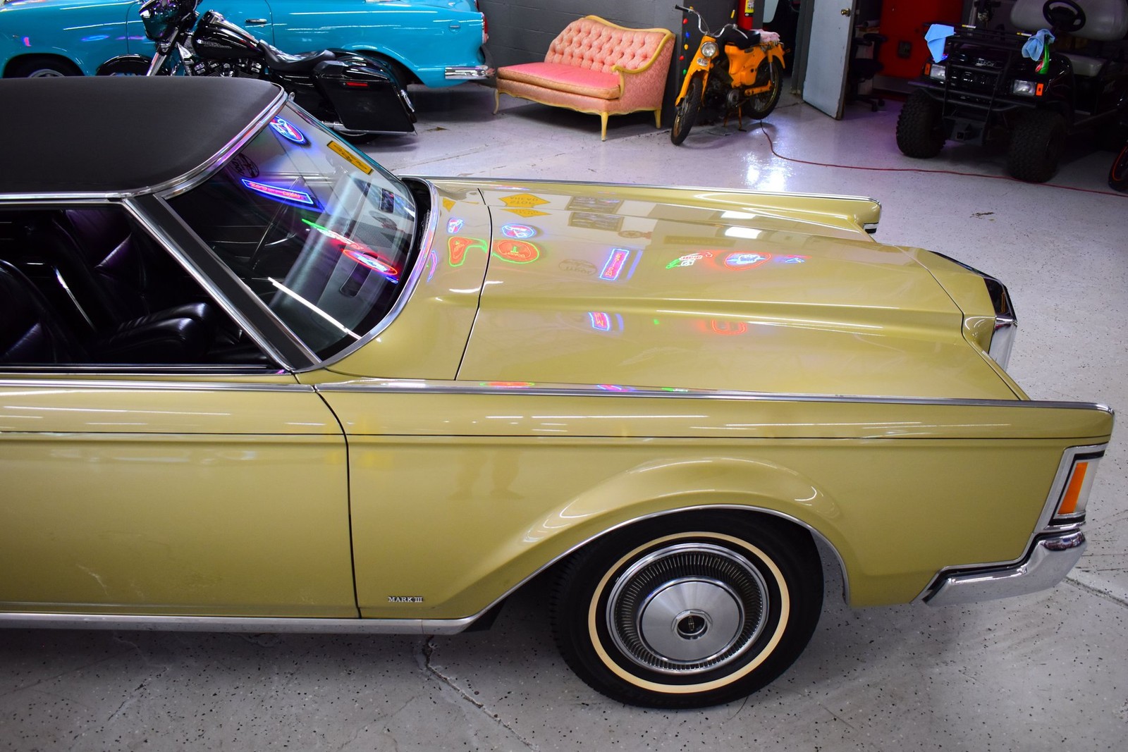 Lincoln-Continental-1971-Coupe-4