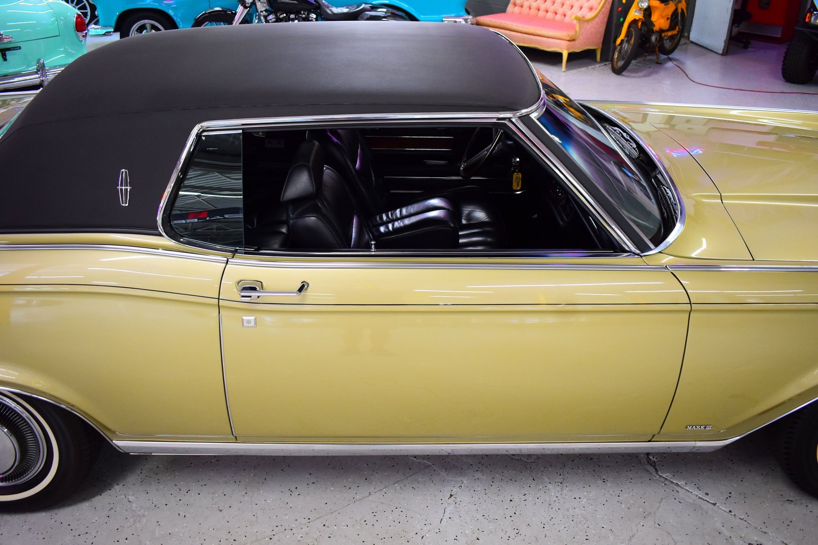 Lincoln-Continental-1971-Coupe-5