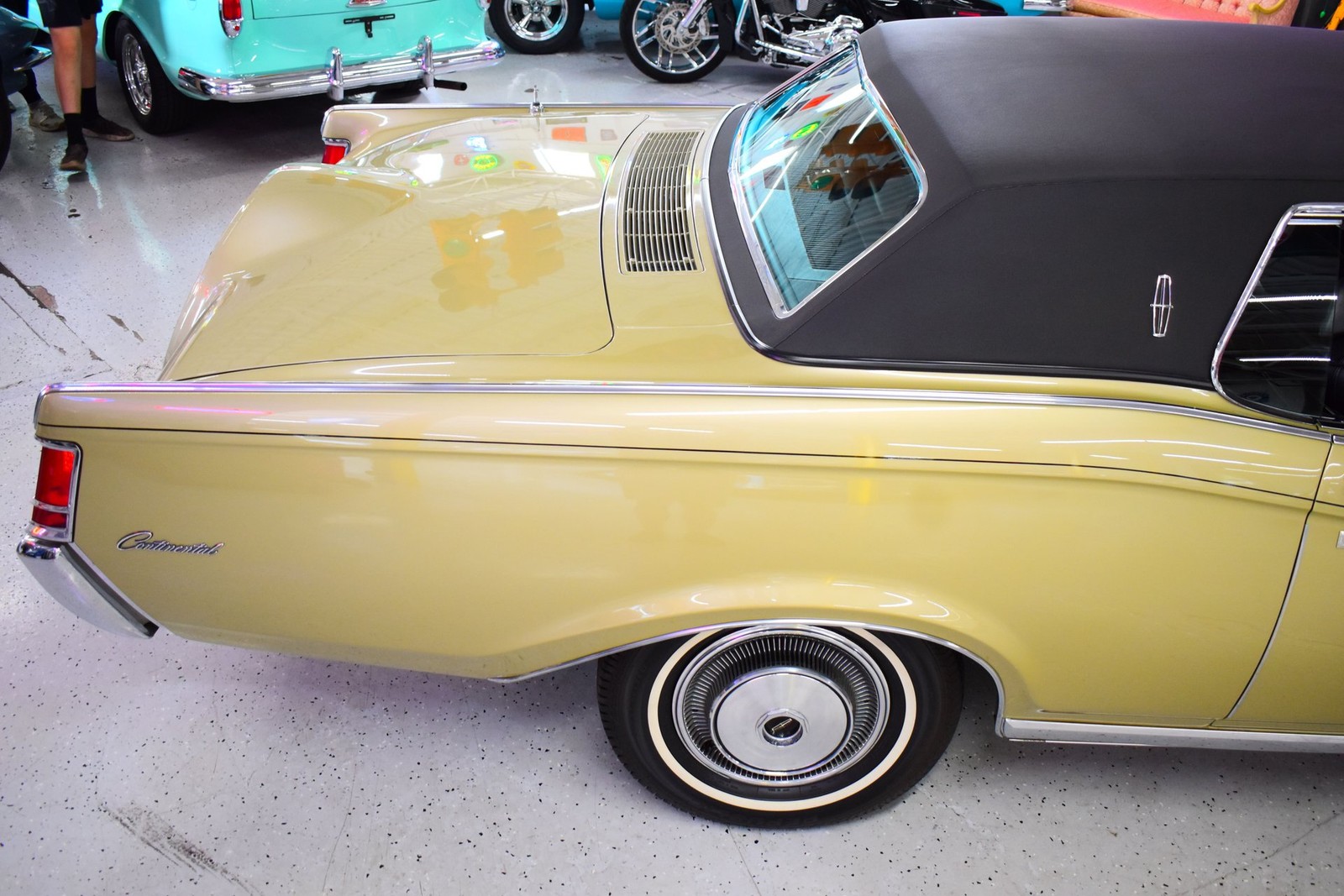 Lincoln-Continental-1971-Coupe-6