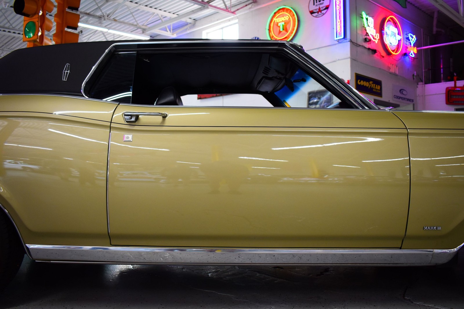 Lincoln-Continental-1971-Coupe-8