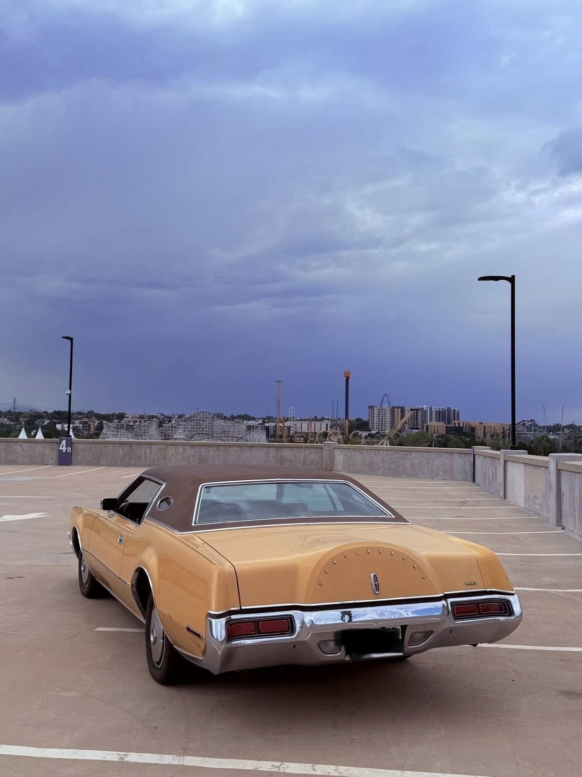 Lincoln-Continental-1972-Coupe-1