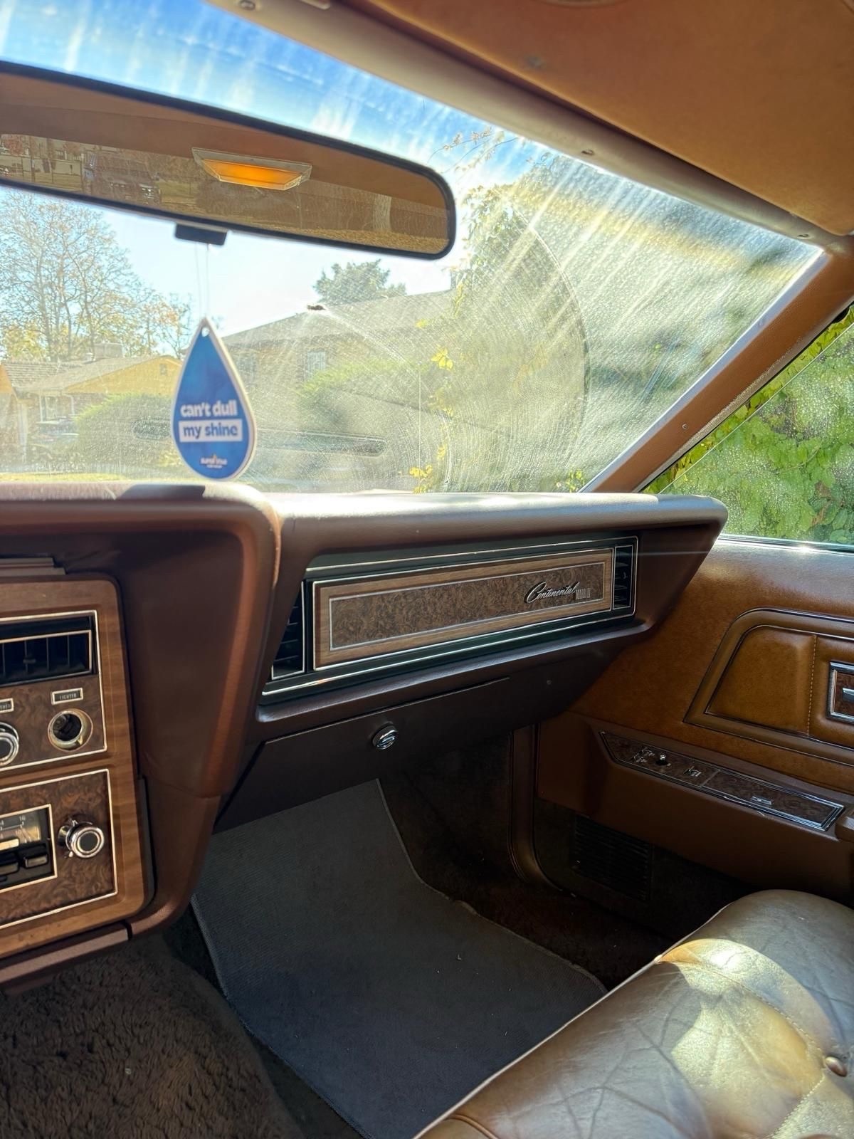 Lincoln-Continental-1972-Coupe-11