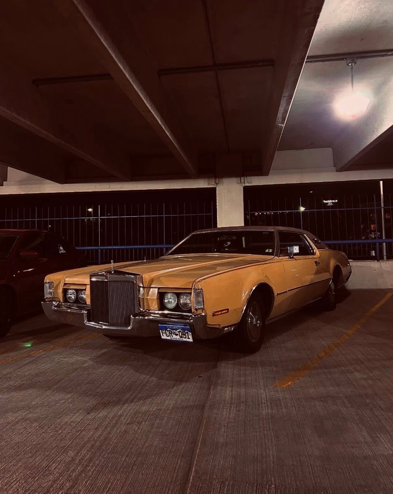 Lincoln-Continental-1972-Coupe-2
