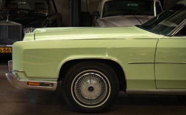 Lincoln-Continental-1973-4-Door-Sedan-1