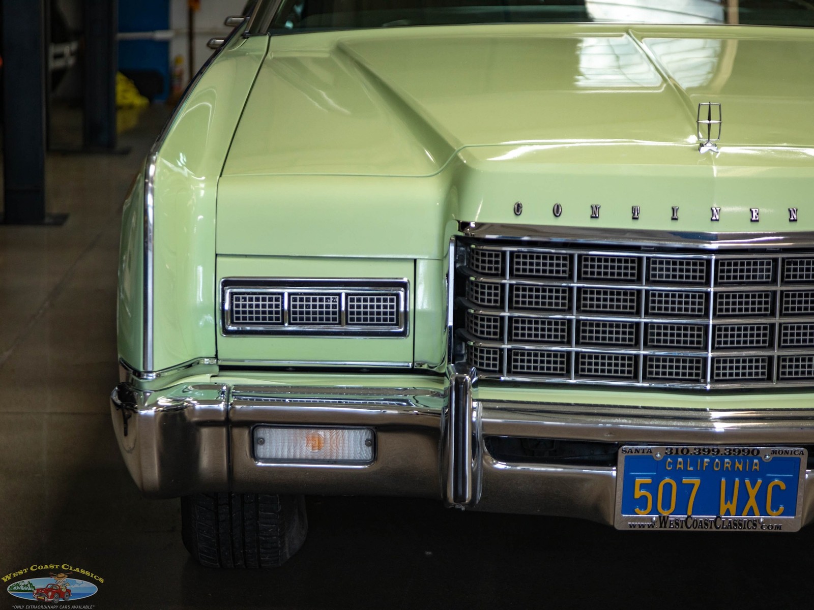 Lincoln-Continental-1973-4-Door-Sedan-11