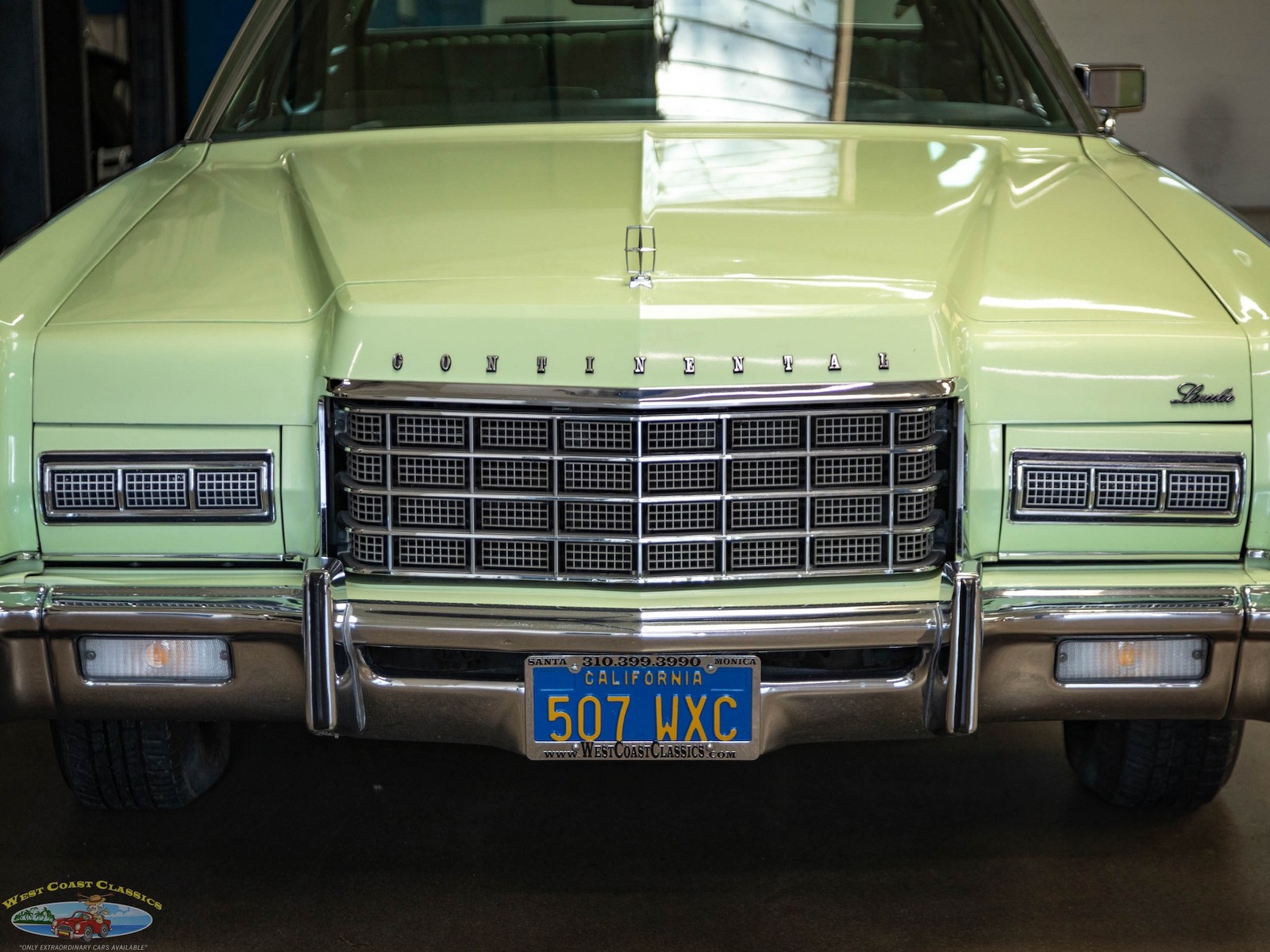 Lincoln-Continental-1973-4-Door-Sedan-12