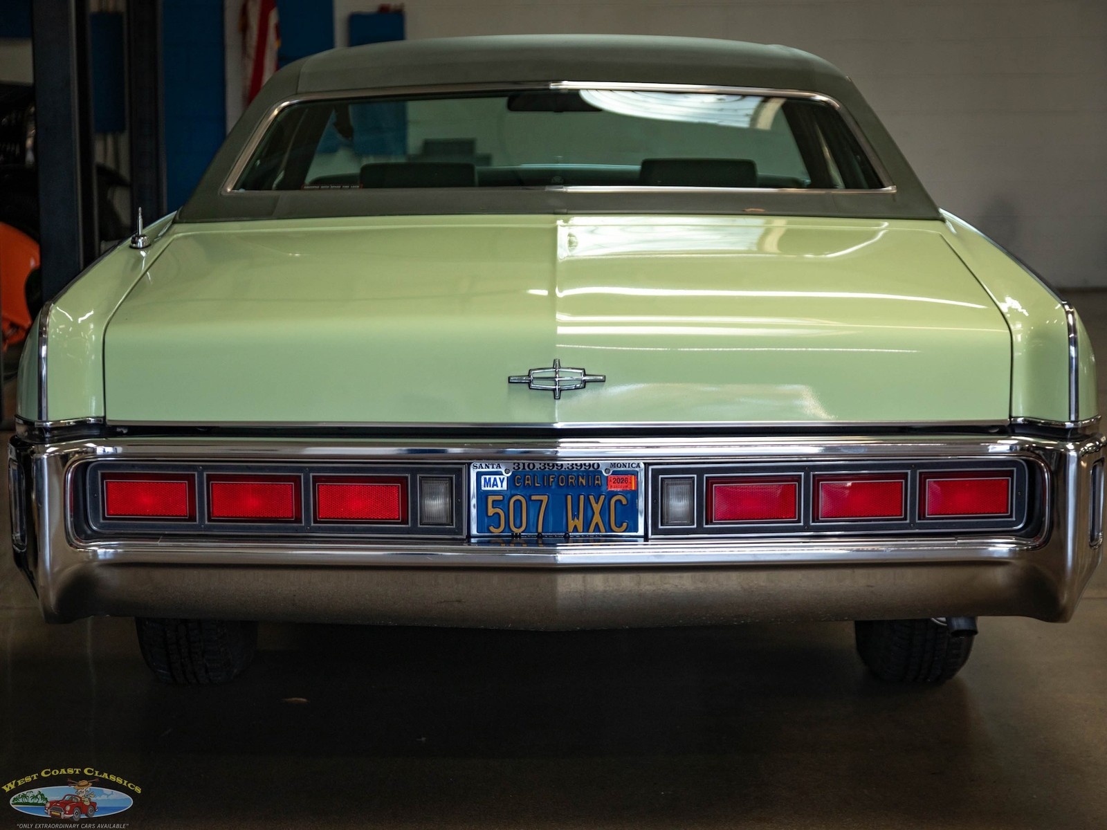 Lincoln-Continental-1973-4-Door-Sedan-16