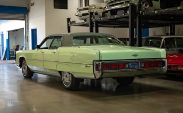 Lincoln-Continental-1973-4-Door-Sedan-18