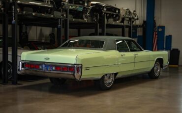 Lincoln-Continental-1973-4-Door-Sedan-21