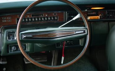 Lincoln-Continental-1973-4-Door-Sedan-31