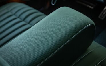 Lincoln-Continental-1973-4-Door-Sedan-38