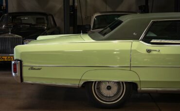 Lincoln-Continental-1973-4-Door-Sedan-4