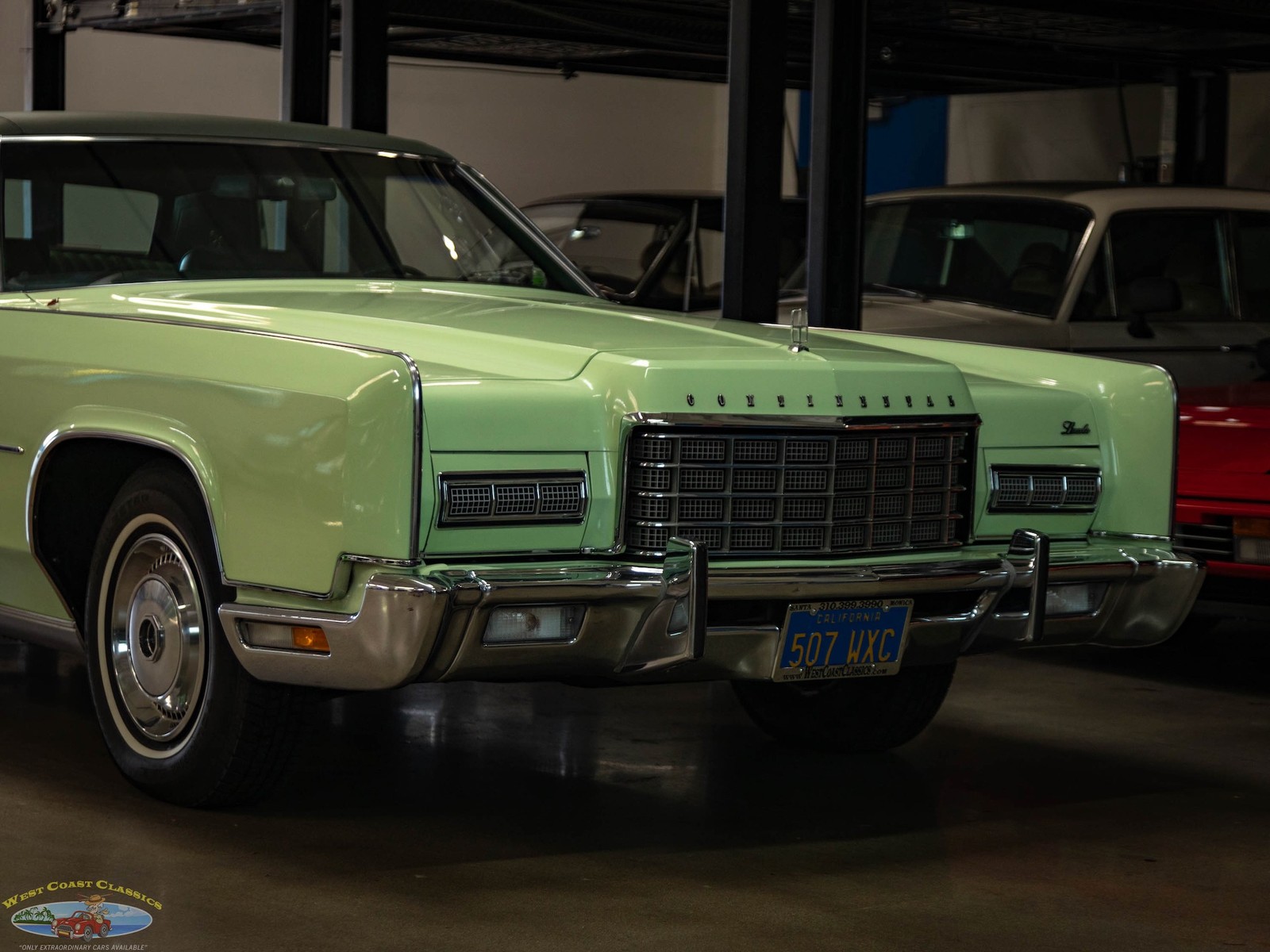 Lincoln-Continental-1973-4-Door-Sedan-9