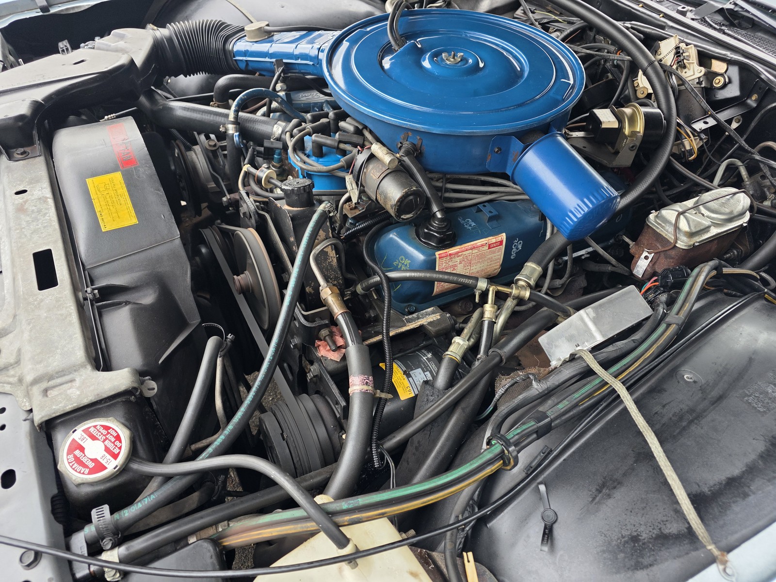 Lincoln-Continental-1978-sedan-16