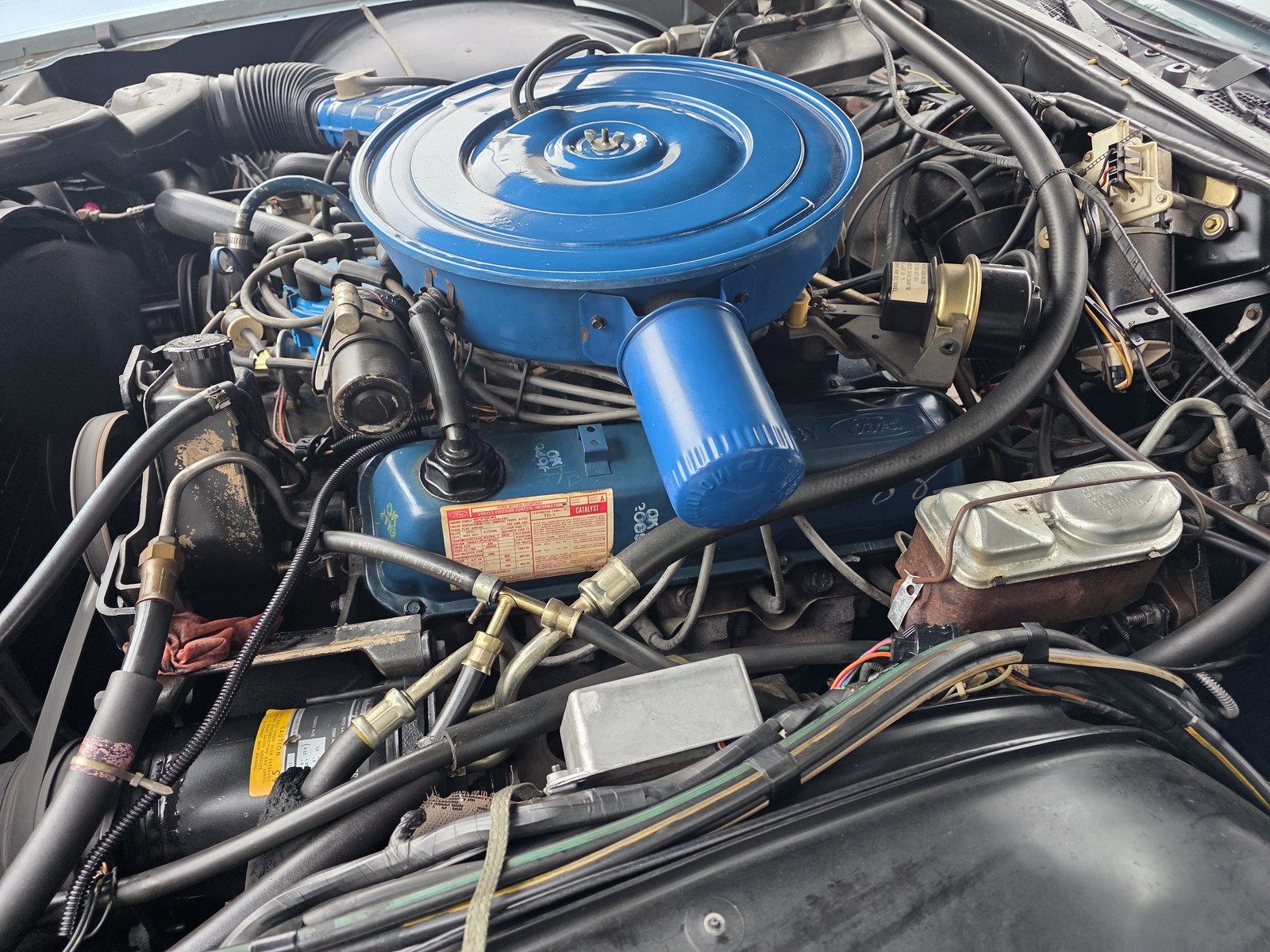 Lincoln-Continental-1978-sedan-17