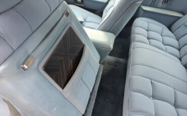 Lincoln-Continental-1978-sedan-24