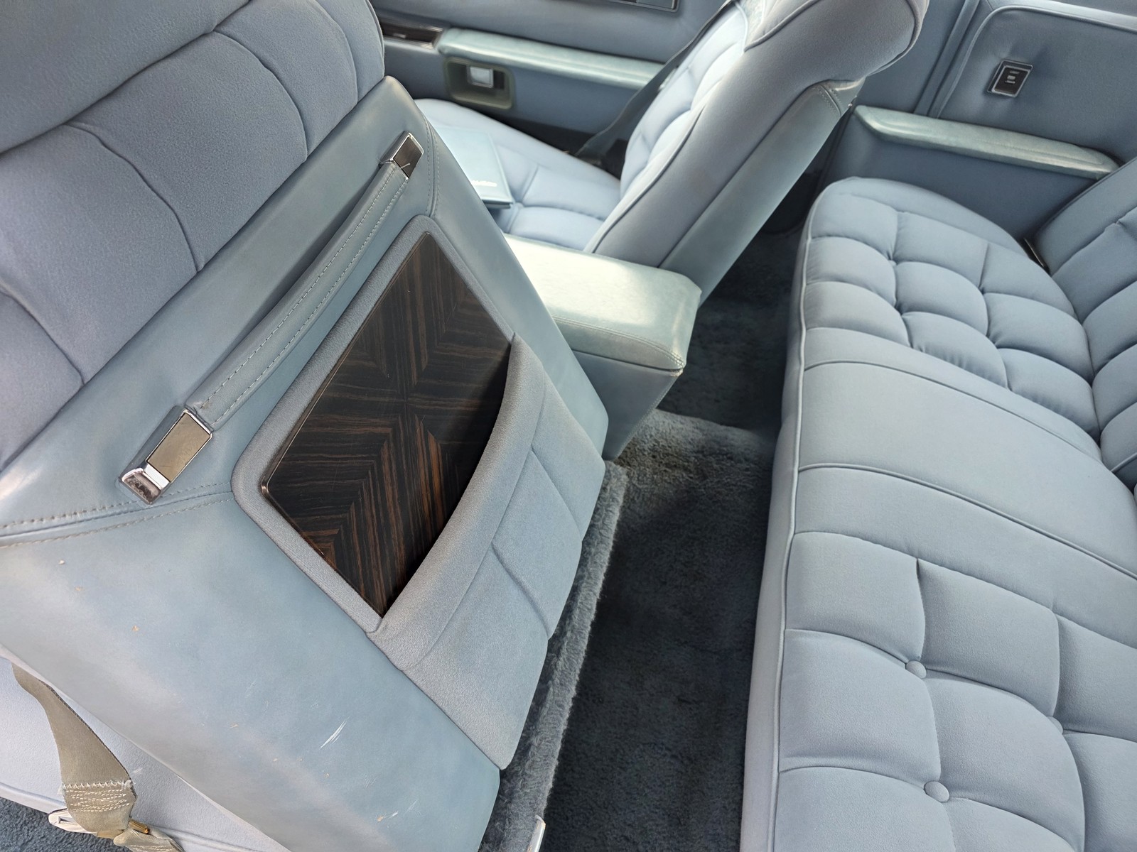 Lincoln-Continental-1978-sedan-24