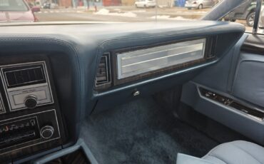 Lincoln-Continental-1978-sedan-28