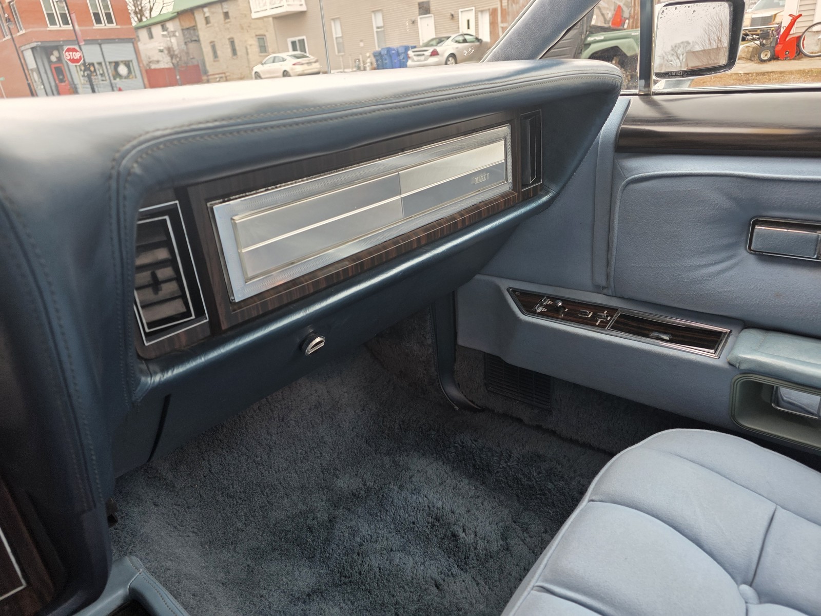 Lincoln-Continental-1978-sedan-32