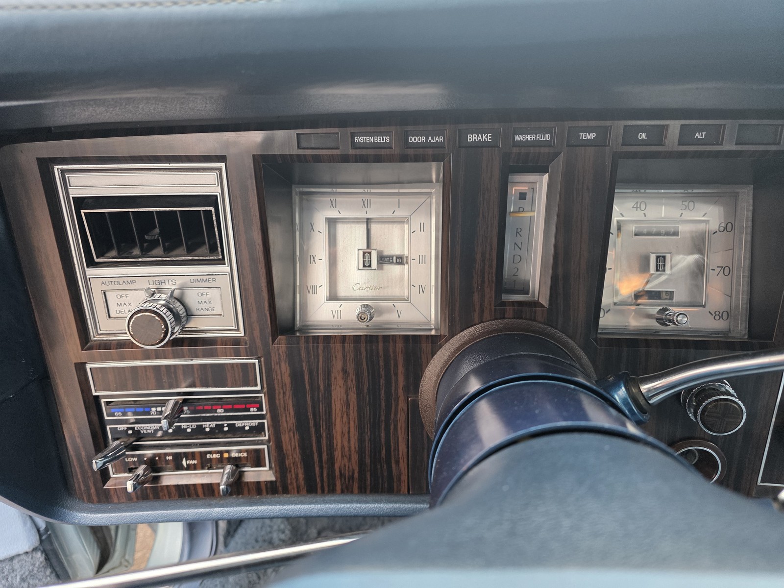 Lincoln-Continental-1978-sedan-33