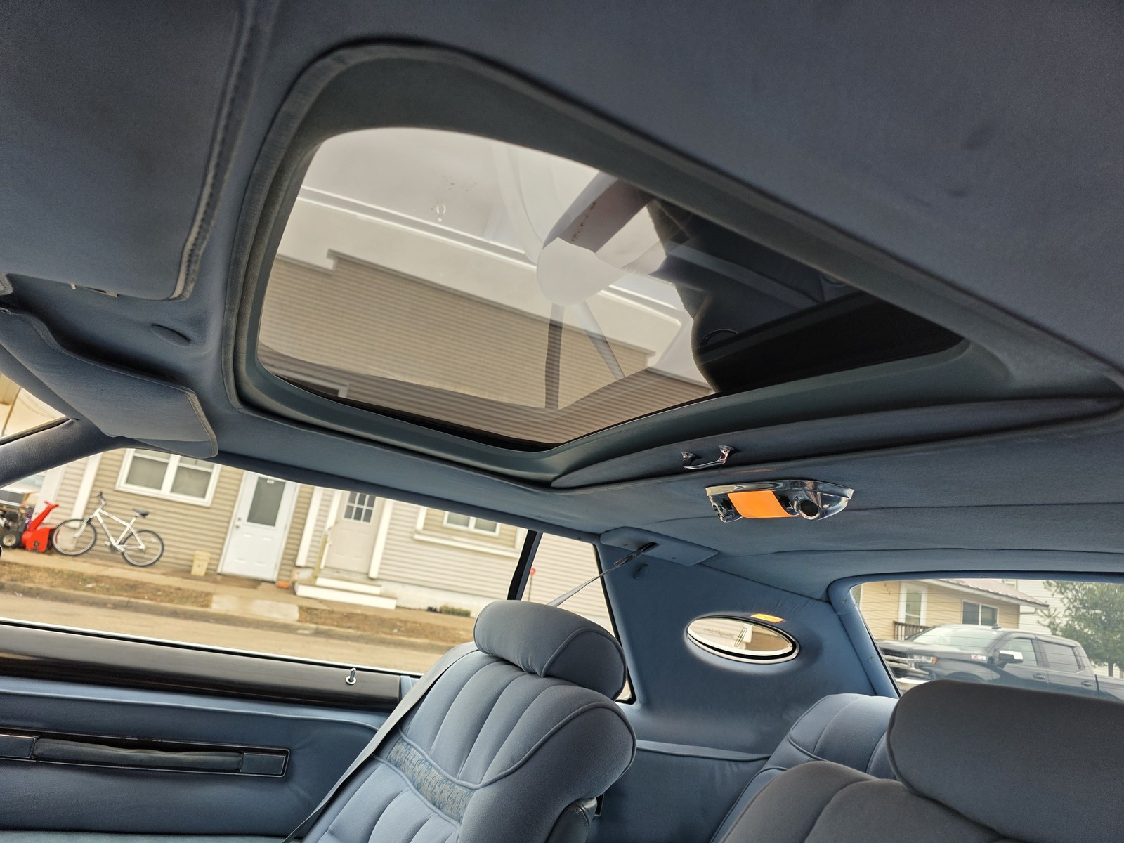 Lincoln-Continental-1978-sedan-35