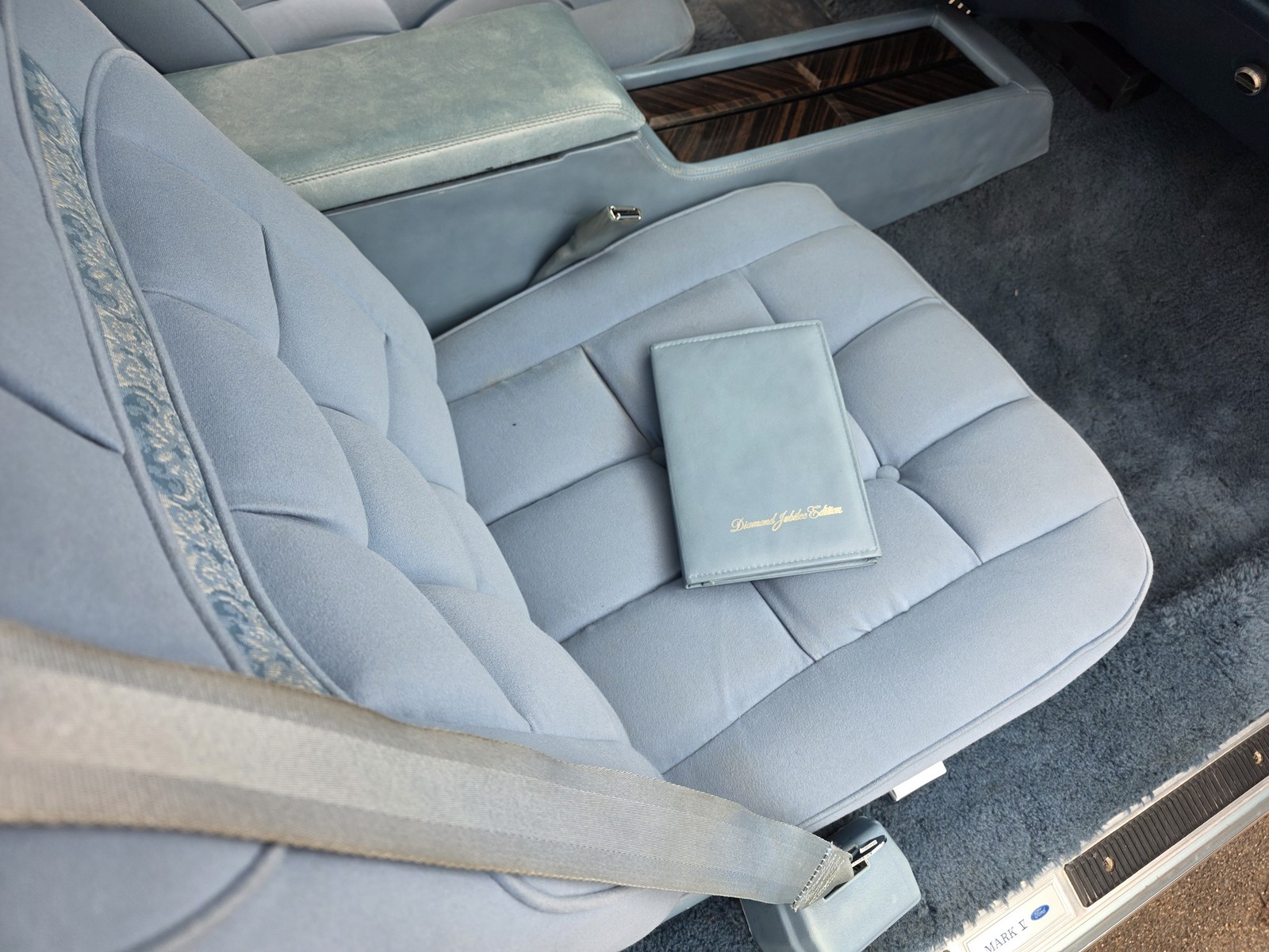 Lincoln-Continental-1978-sedan-37