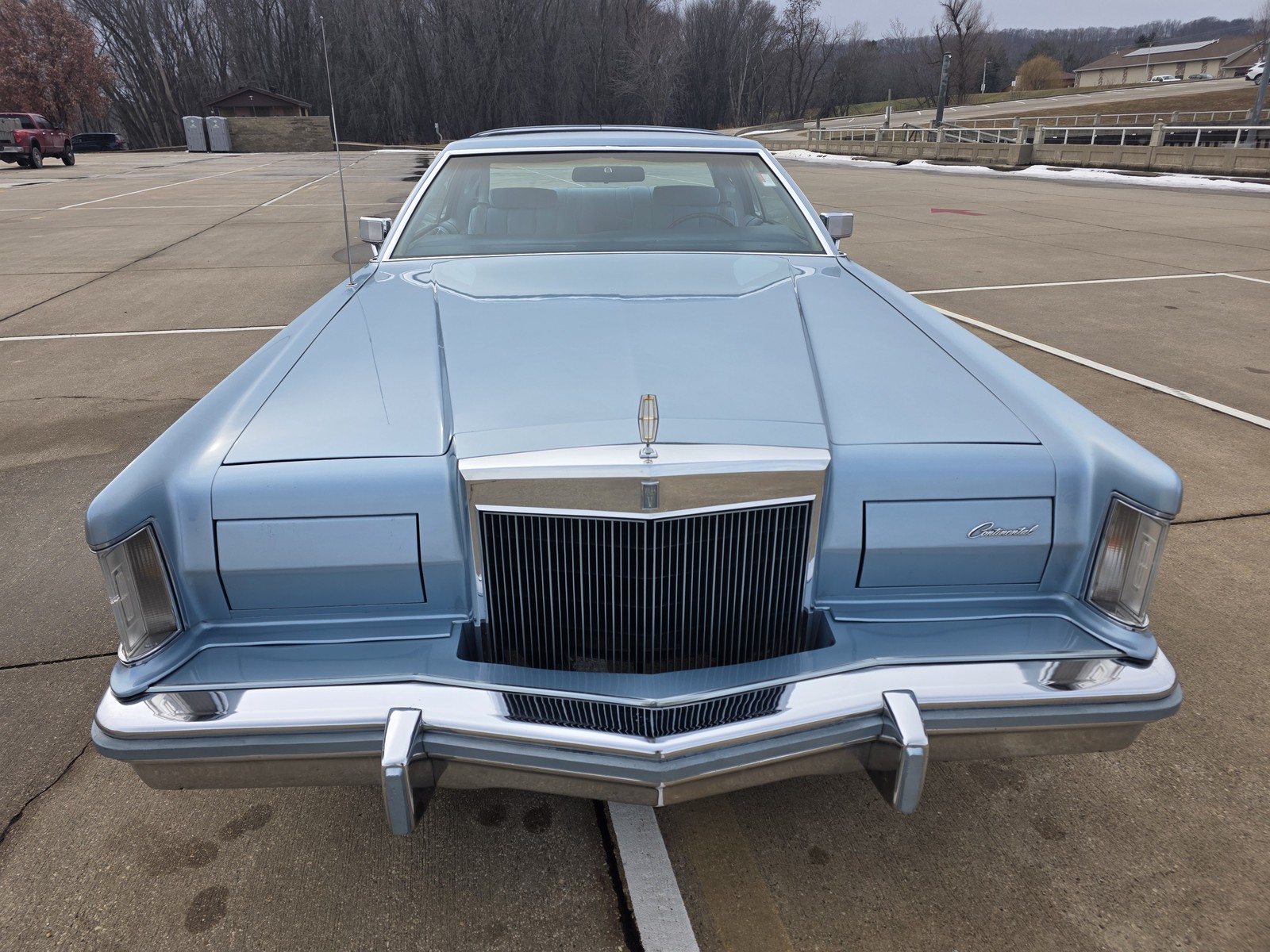 Lincoln-Continental-1978-sedan-5