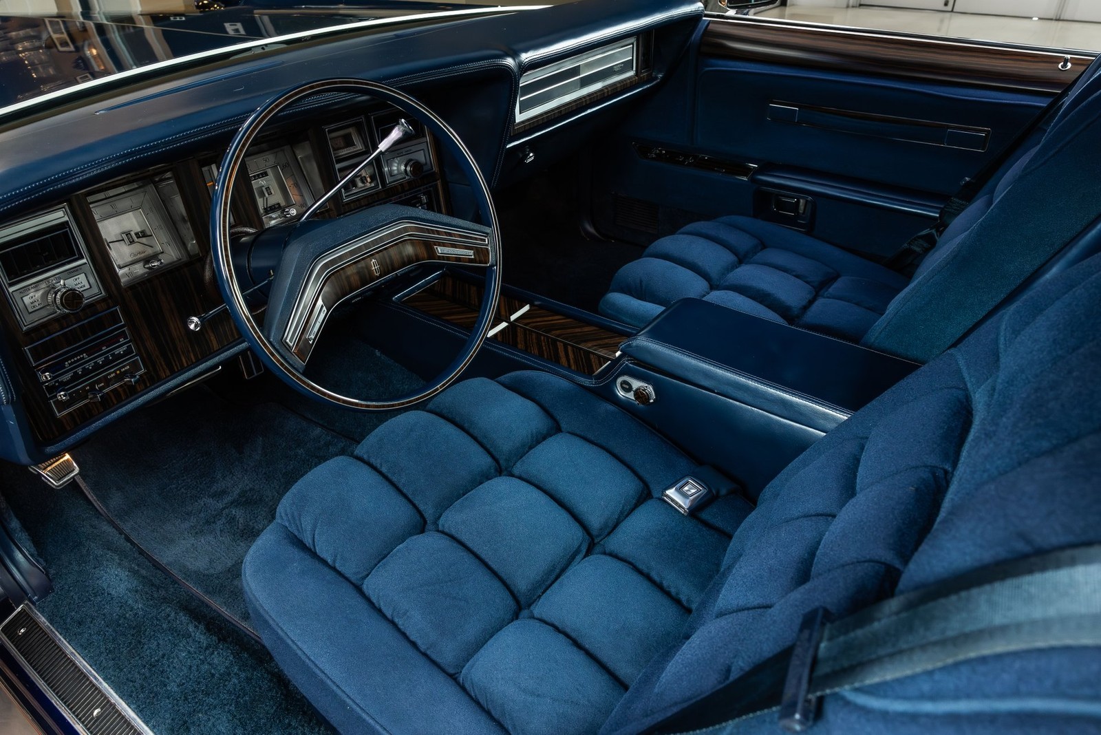 Lincoln-Continental-1979-Coupe-2