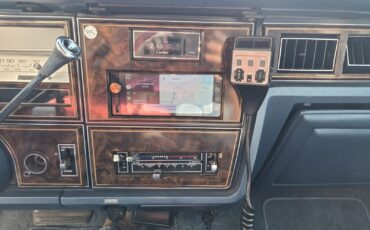 Lincoln-Continental-1979-Sedan-10