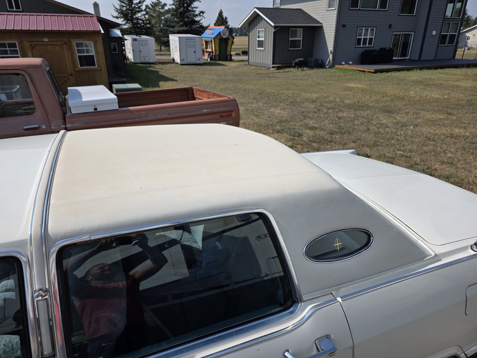 Lincoln-Continental-1979-Sedan-12