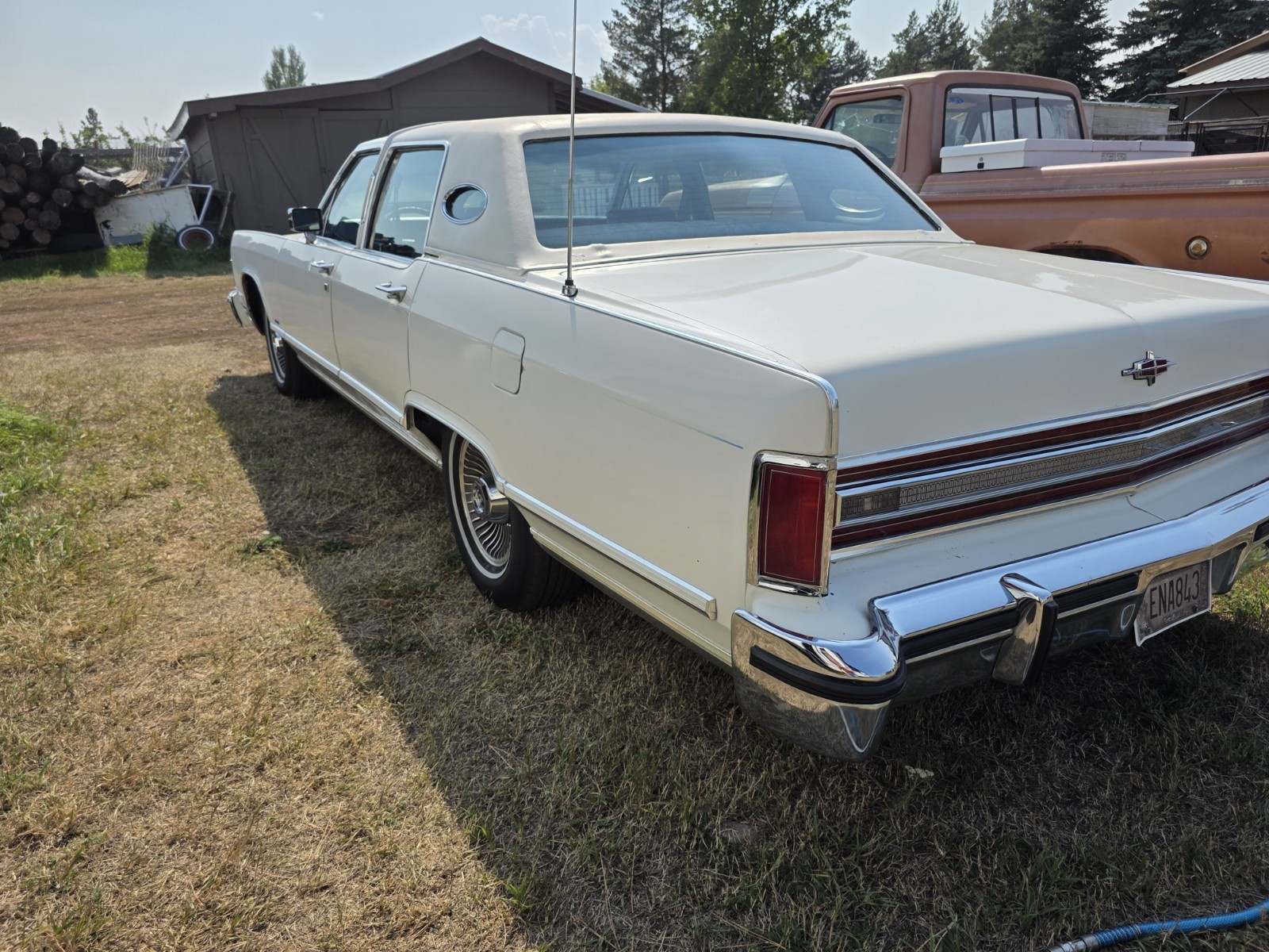 Lincoln-Continental-1979-Sedan-13