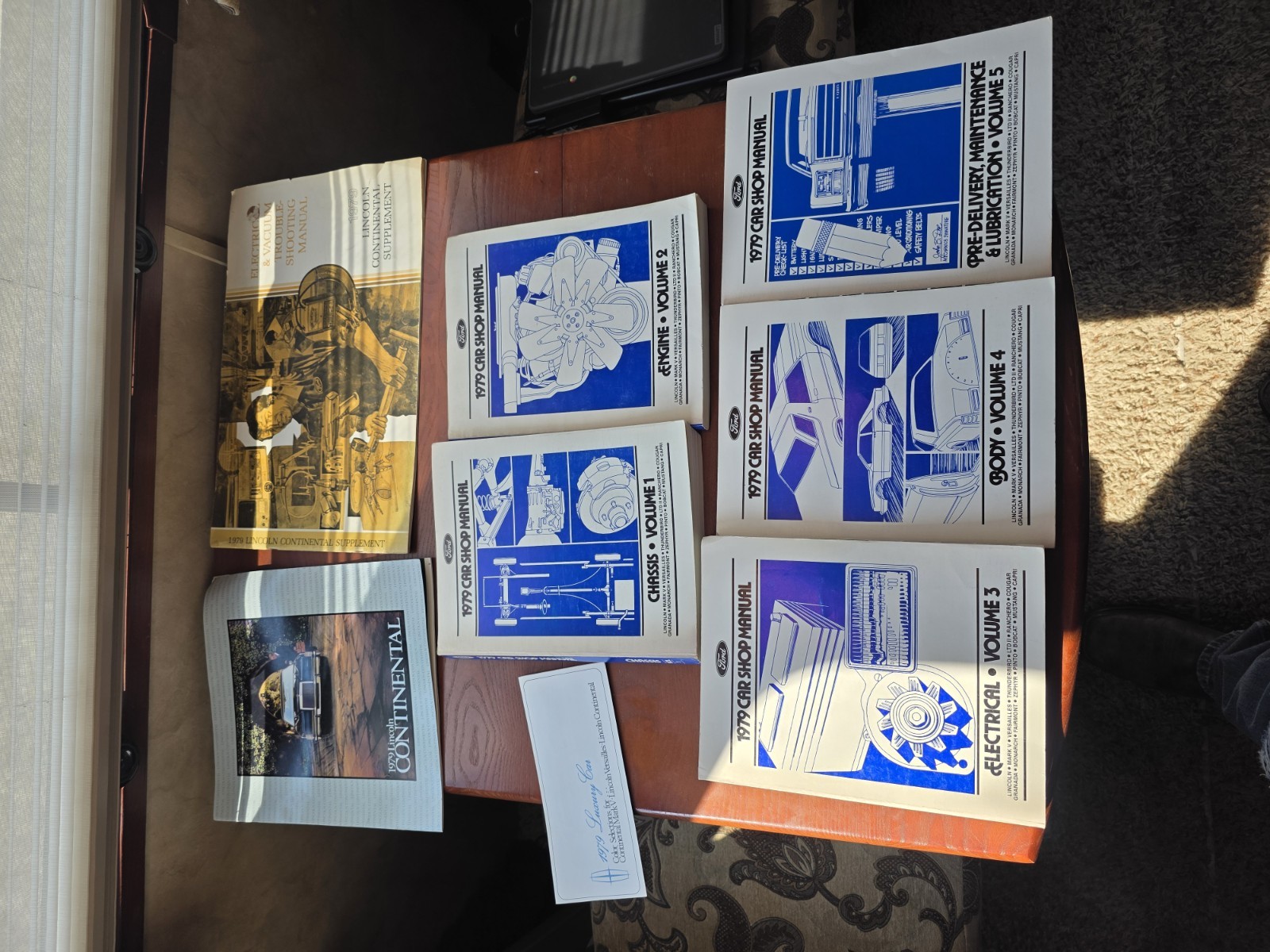 Lincoln-Continental-1979-Sedan-14