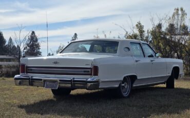 Lincoln-Continental-1979-Sedan-5