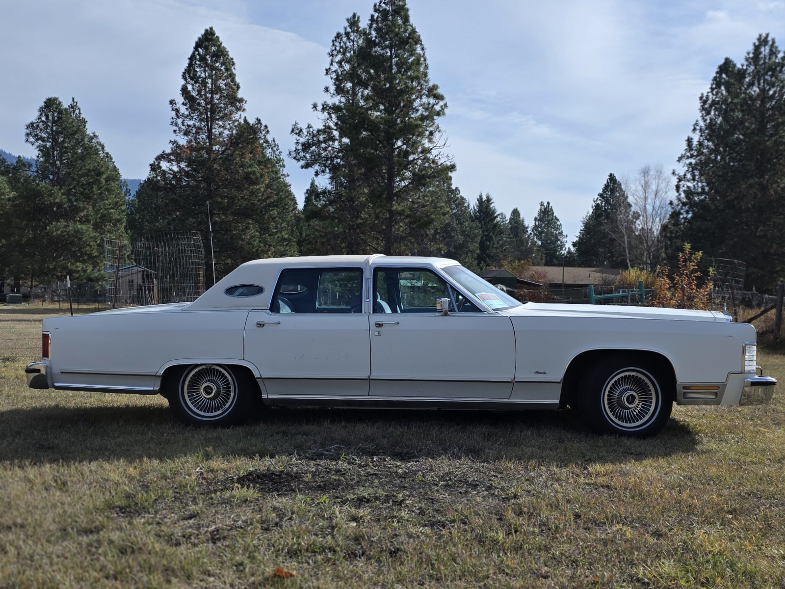 Lincoln-Continental-1979-Sedan-6