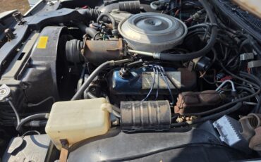 Lincoln-Continental-1979-Sedan-8