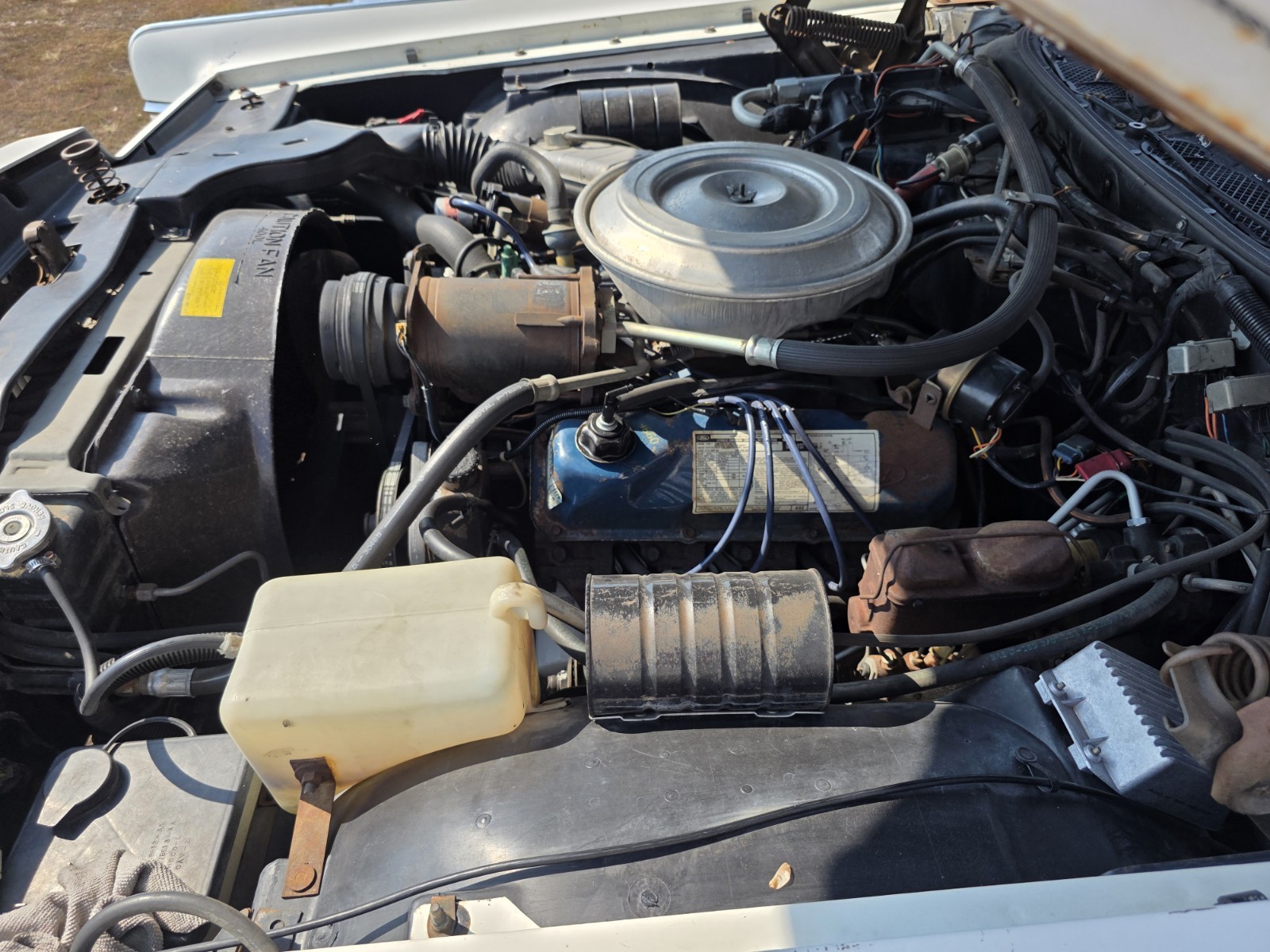 Lincoln-Continental-1979-Sedan-8