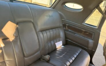 Lincoln-Continental-1982-Coupe-11