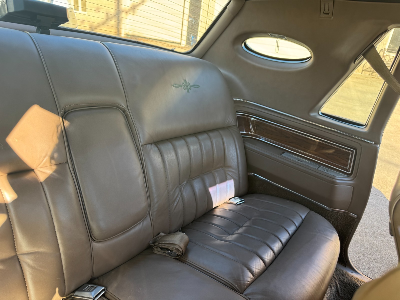 Lincoln-Continental-1982-Coupe-11