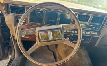 Lincoln-Continental-1982-Coupe-16