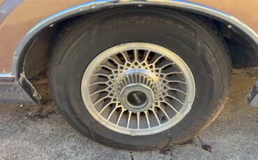 Lincoln-Continental-1982-Coupe-18