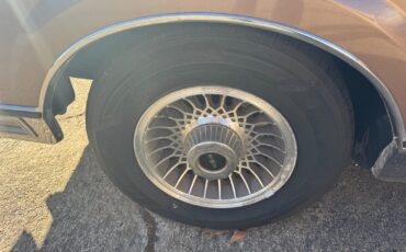 Lincoln-Continental-1982-Coupe-19