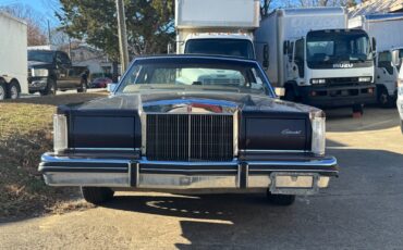 Lincoln-Continental-1982-Coupe-2