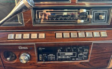 Lincoln-Continental-1982-Coupe-24