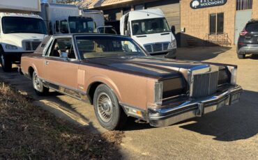 Lincoln-Continental-1982-Coupe