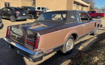 Lincoln-Continental-1982-Coupe-6