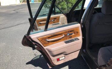 Lincoln-Continental-1987-Sedan-12