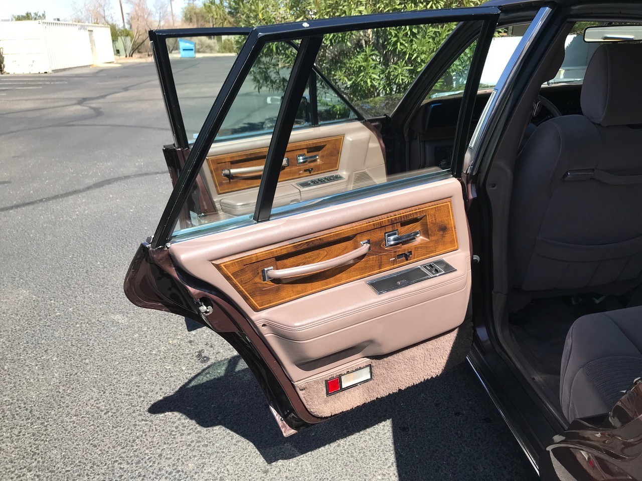 Lincoln-Continental-1987-Sedan-12