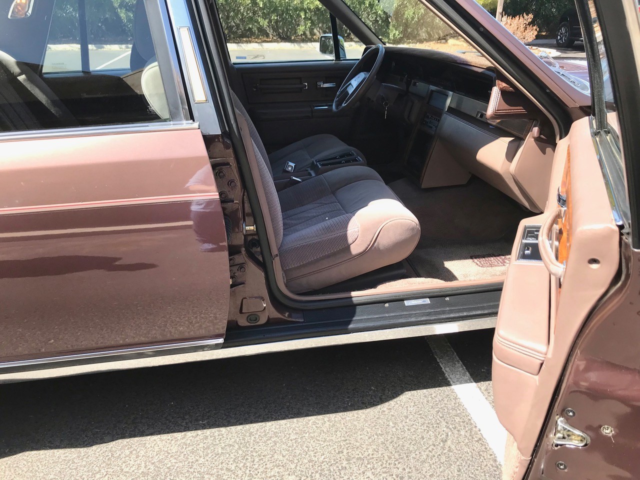 Lincoln-Continental-1987-Sedan-13